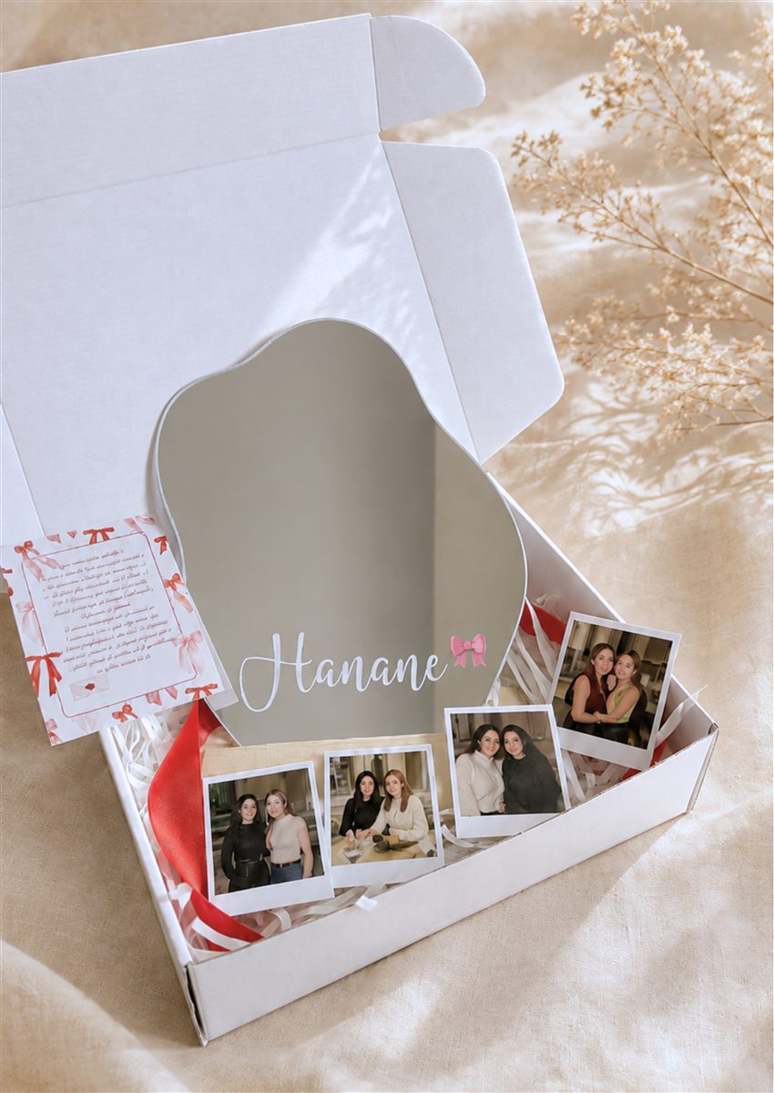 Miroir Pivoine personnalisé Allo Cadeaux avec prénom et symbole